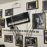 Red And Blues Music Hotel Genova